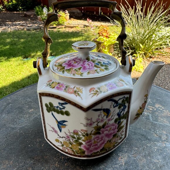 Vtg Homco Japanese Porcelain Tea Pot Hexagonal Kutani Bird Brass Handle 6" Asian - Picture 3 of 16